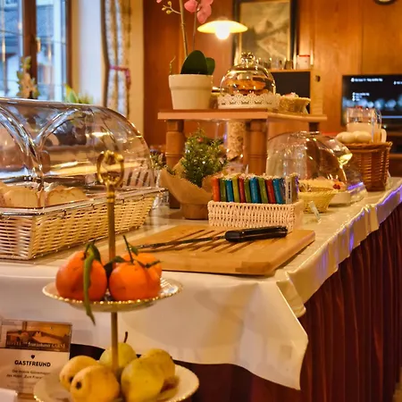 Zum Franziskaner Hotell